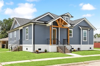 3016 Pecan Dr, Chalmette, LA 70043