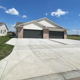 5408 N Sandkey St, Wichita, KS 67204