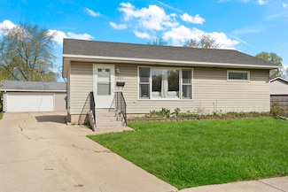 2832 Osage Cir, Waukegan, IL 60087