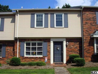 2705 N Center St Unit 25, Hickory, NC 28601