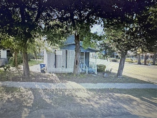 201 S 9th St, Fernandina Beach, FL 32034