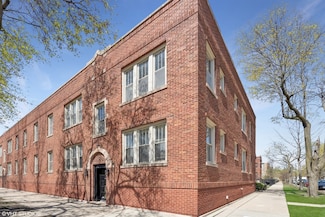 2236 W School St Unit 2, Chicago, IL 60618