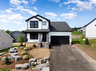 3753 Malibu Hills Dr, Camillus, NY 13209