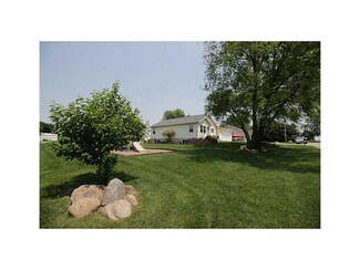 704 Eldred Ct, Urbana, IA 52345