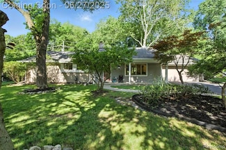 5340 Van Ness Dr, Bloomfield Hills, MI 48302
