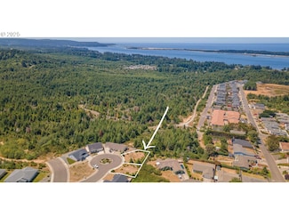 2 Nautical Ct, Coos Bay, OR 97420