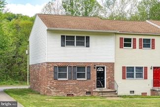 22 Town House Ln Unit 1, Brandywine, WV 26802