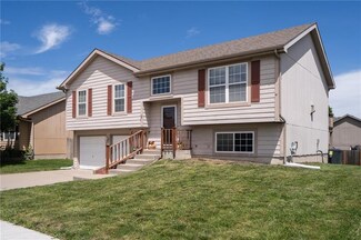 706 E 15th St, Eudora, KS 66025