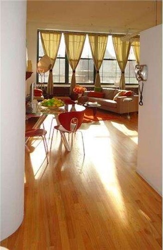 314 N 12th St Unit 606, Philadelphia, PA 19107