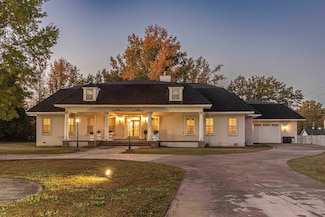 401 E Poplar Ave, Selmer, TN 38375