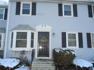 703 Woodhaven Ct, Cranston, RI 02920