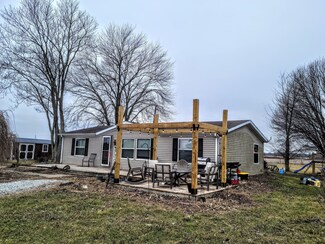 11295 N 5 Points Rd, Knightstown, IN 46148