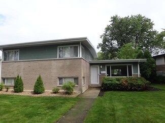 343 Sandra Ln, Chicago Heights, IL 60411