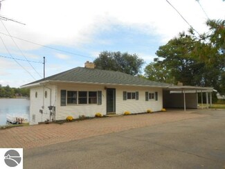 391 S Rock Lake Dr Unit E, Vestaburg, MI 48891