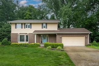 5 Shingle Oaks Dr, Glen Carbon, IL 62034