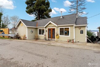 1805 Lawrence St, Port Orchard, WA 98366