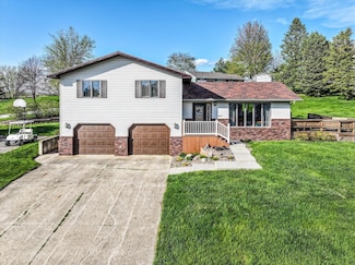 1401 Eaton St, Dunlap, IA 51529