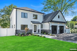 412 Tappan Rd, Northvale, NJ 07647