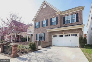 5812 Falls Gate Ct, Falls Church, VA 22041