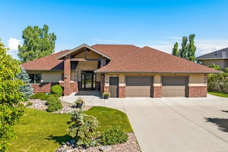 2017 Whispering Ridge Dr, Great Falls, MT 59405