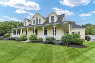 11 Lowe Meadow Ln, North Attleboro, MA 02760