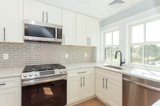 79 Robert St Unit 3, Roslindale, MA 02131