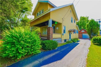 10 S Scotland Ln, New Castle, PA 16101