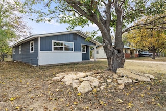 212 E 2nd St, Coleman, TX 76834