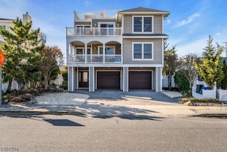 108 W 10th St, Beach Haven, NJ 08008