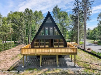 257 Lidio Rd, Pocono Lake, PA 18347