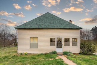 200 Forest St, Koshkonong, MO 65692