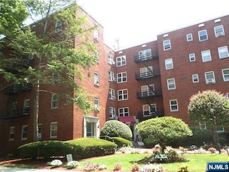 2330 Linwood Ave Unit 1A, Fort Lee, NJ 07024