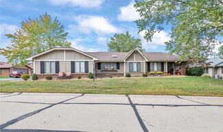 25 Village Dr W, Saint Charles, MO 63303