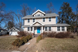 2114 Bever Ave SE, Cedar Rapids, IA 52403