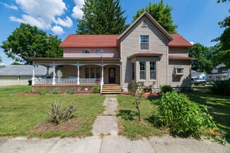 221 S Anderson St, Plainwell, MI 49080