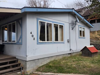 402 E College St, Weston, OR 97886