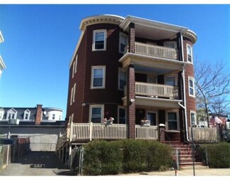 28 Santuit St, Dorchester Center, MA 02124