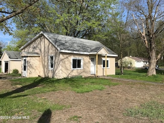 162 Bluebird Rd, South Glens Falls, NY 12803