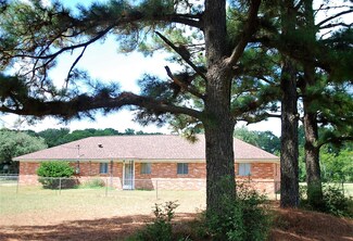 1380 Shaws Bend Rd, Columbus, TX 78934