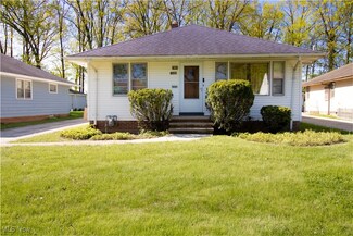 14060 James Ave, Maple Heights, OH 44137