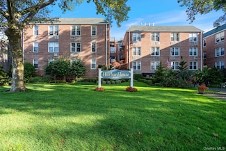 16 Main St Unit 3C, East Rockaway, NY 11518