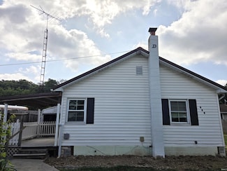 120 Mcvay St, Crane, IN 47522