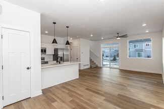 216 NW Waverly Dr, Waukee, IA 50263