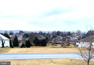 6537 Bent Oak Dr, Fayetteville, PA 17222