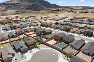 471 Chafey Dr SW, Los Lunas, NM 87031