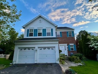 1403 Wayne Cir, Stewartsville, NJ 08886