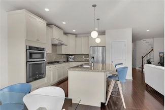 20 Dennis Ln, Pleasantville, NY 10570