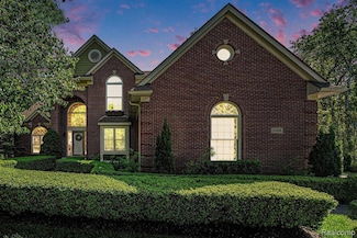 4804 Eagle Springs Ct, Clarkston, MI 48348