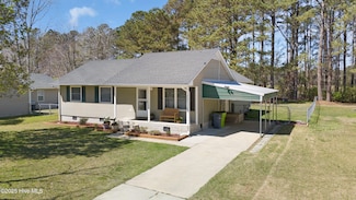 300 Commons Ct, New Bern, NC 28560