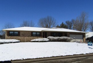 983 Ridge Ave, Lancaster, WI 53813